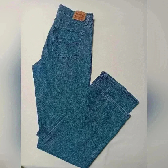 Levi's 725 Highrise boot cut jeans. Ladies  Size 31x30 - Picture 9 of 9